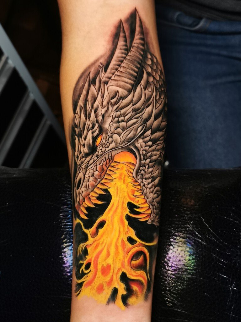 tatuaje-full-color-dragon-fuego